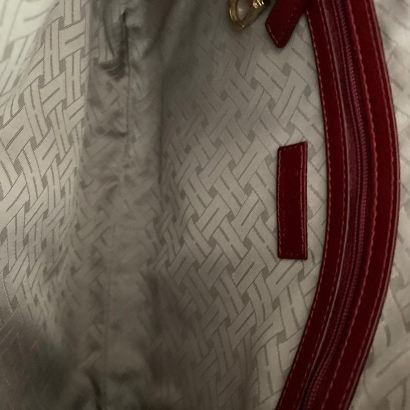 Cole Haan Genevieve woven baquette lacquer red with gold chain - Picture 3 of 4